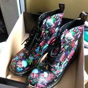 Brand New Doc Martens boots Women’s 9